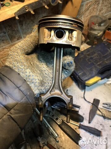 Поршень с шатуном лансер 9