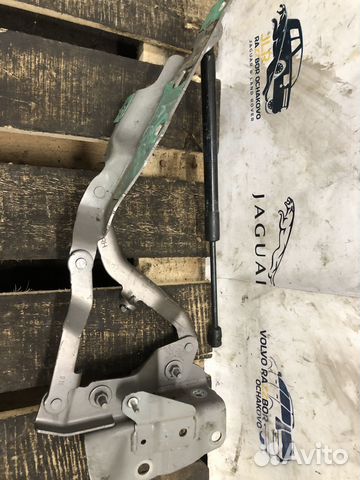 Петля капота правая Land Rover Discovery V (L462)