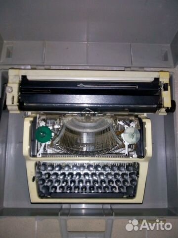 Печатная пишущая машинка