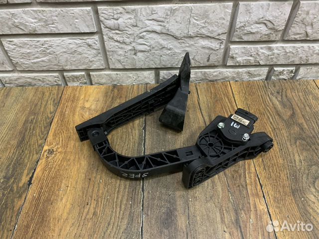 Hyundai Santa Fe (DM) Педаль газа