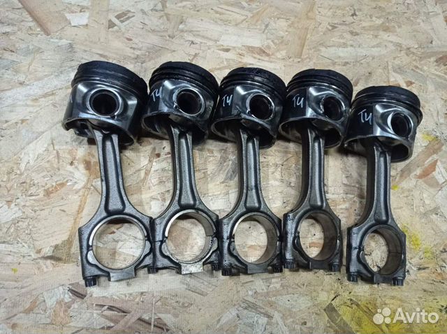 Volvo XC90 шатун с поршнем D5244T4 дизель XC70