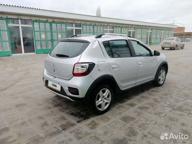 Renault Sandero Stepway 1.6 AT, 2015, битый, 132 000 км