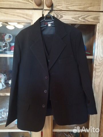 Костюм тройка