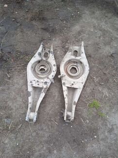 Нижний рычаг Пежо 406