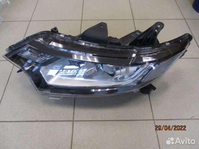 Фара левая Mitsubishi Outlander