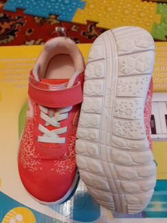 Продам кроссовки