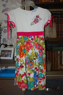 Продаю платье на 6 лет