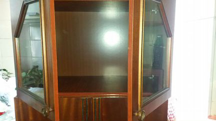 Шкафы и полки