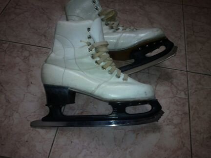 Коньки фигурные размеры 37,5 и 39,5