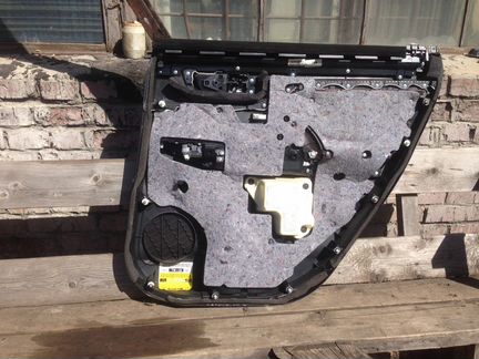 Обшивка задней левой двери тойота хайлендер