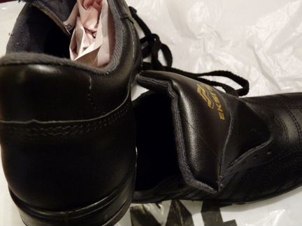 Кроссовки eksi