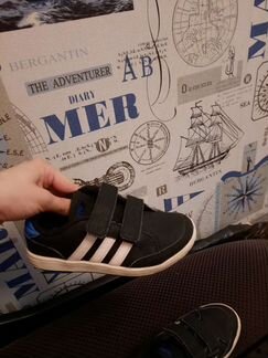 Кроссовки adidas
