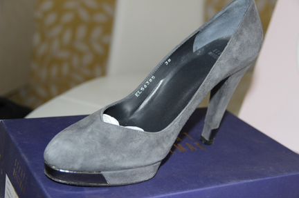 Туфли замшевые Stuart Weitzmann