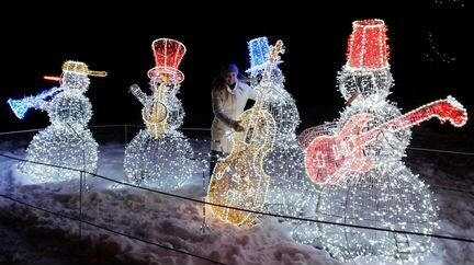 Световая фигура снеговики