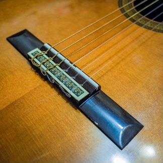 Классика Yamaha c-250