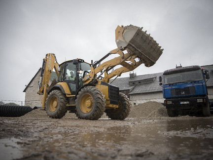 Экскаватор-погрузчик Caterpillar 434 2020