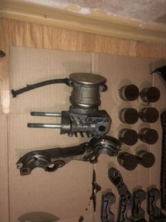 Распредвал впускной и другие запчасти на Ауди а4 1