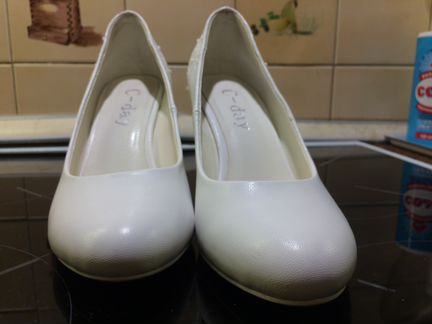 Свадебные туфли белые для снегурочки