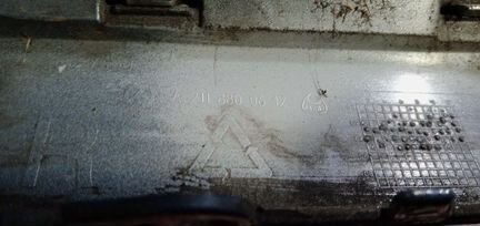 Накладка на бампер передняя правая Mercedes E320