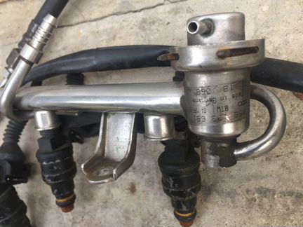 Топливная рейка ADR 058133681 VW Passat b5 Audi A4