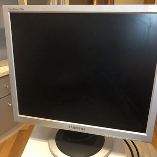 Монитор Samsung