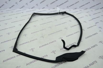 Уплотнитель Range Rover Sport 2 L494 2013