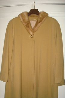 Хочу продать пальто шерсть с норкой р.52+
