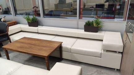 Диван кожаный б/у