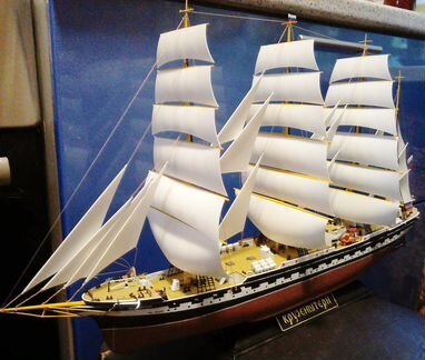 Модель; бронетехника,автомобили,самолеты,корабли