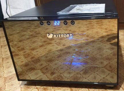 Винный шкаф на 8 бутылок Kitfort