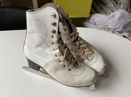 Коньки фигурные