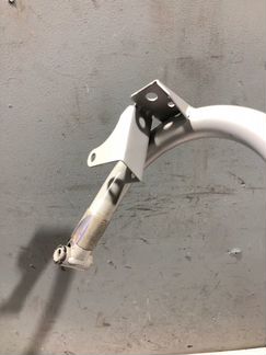 Петля крышки багажника правая Mercedes-Benz