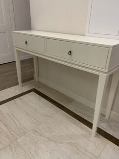 Консоль в прихожую