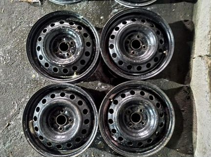 Диски бу оригинал R15 N на Hundai Kia