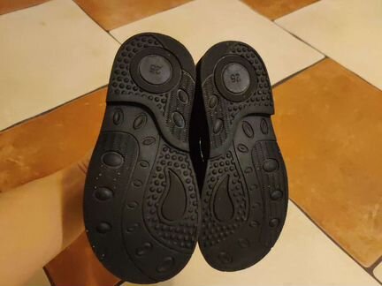 Ботинки новые натуральная лакированная кожа