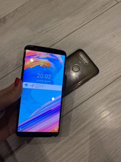 Телефон OnePlus 5T