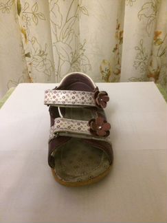 Босоножки фиолетово-белые