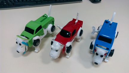 Механическая игрушка машинка-собака. Заводная