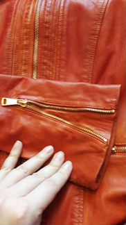 Новая кожаная куртка Trussardi Jeans
