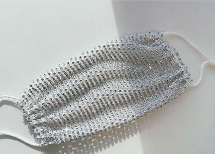 Маска со стразами