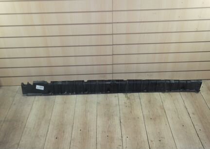 Кронштейн опора порога правый BMW X5 E70