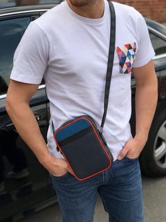 Месенджер Louis Vuitton