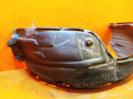 Подкрылок передний левый Toyota Camry XV50