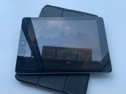 Продаю iPad 6 поколения 128 g