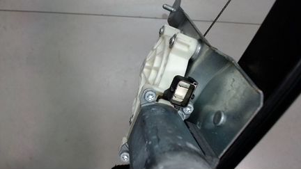 Стеклоподъемник электрический правый задний Saab 9