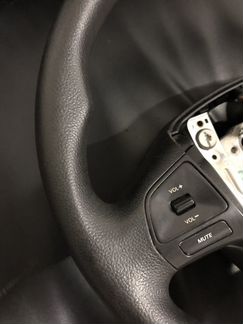Руль Kia Rio 3 с кнопками мультируль