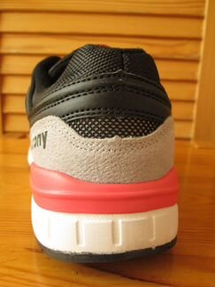 Кроссовки новые фирма,saucony