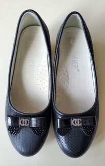 Детские черные туфли 