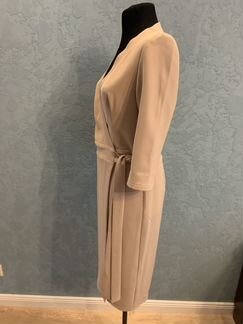 Платье бежевое с запахом