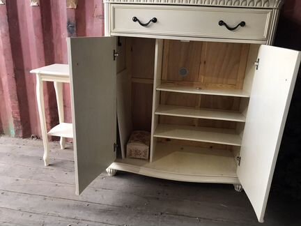 Стол обеденный раздвижной и стулья